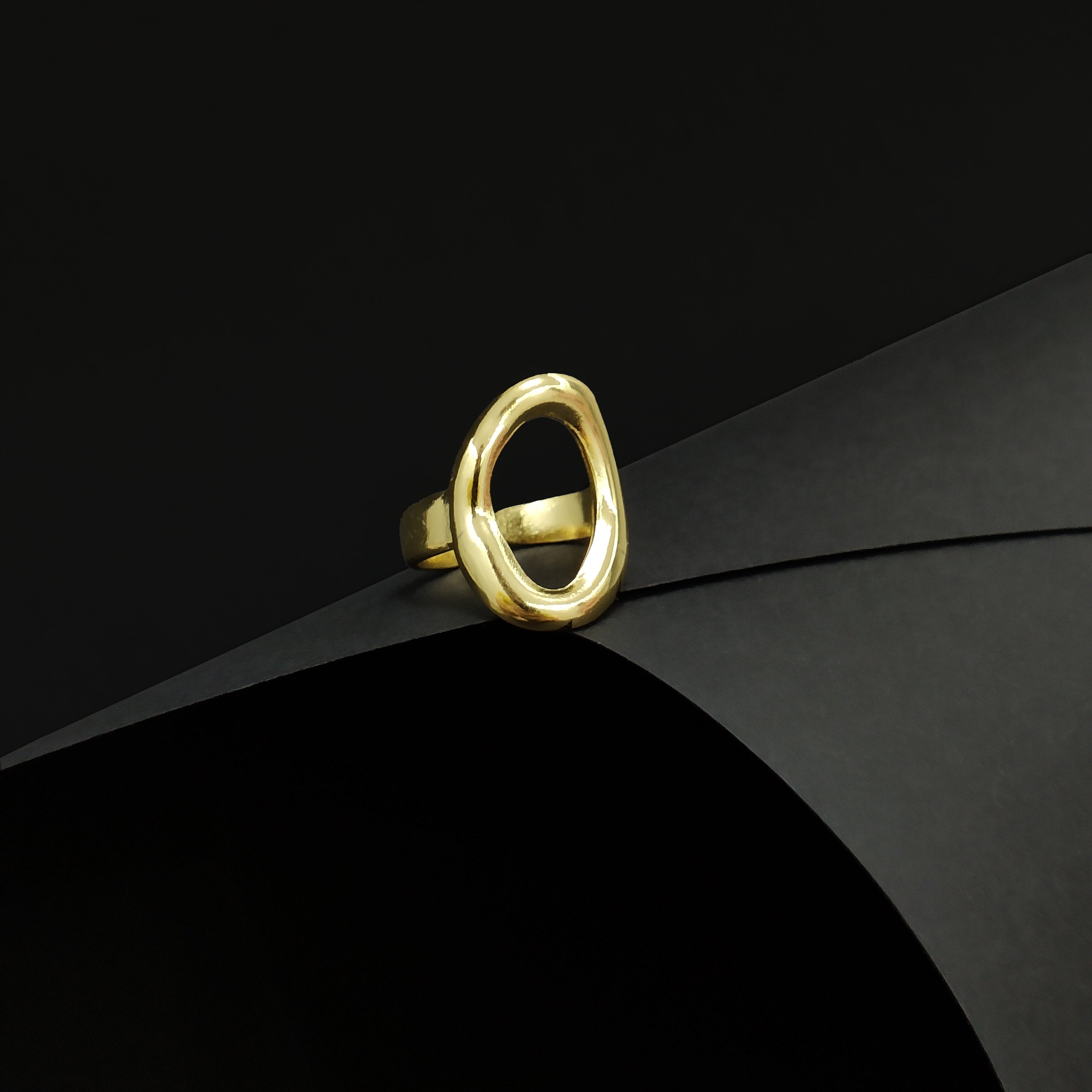JEWELIXIRS Organic Oval Loop Ring