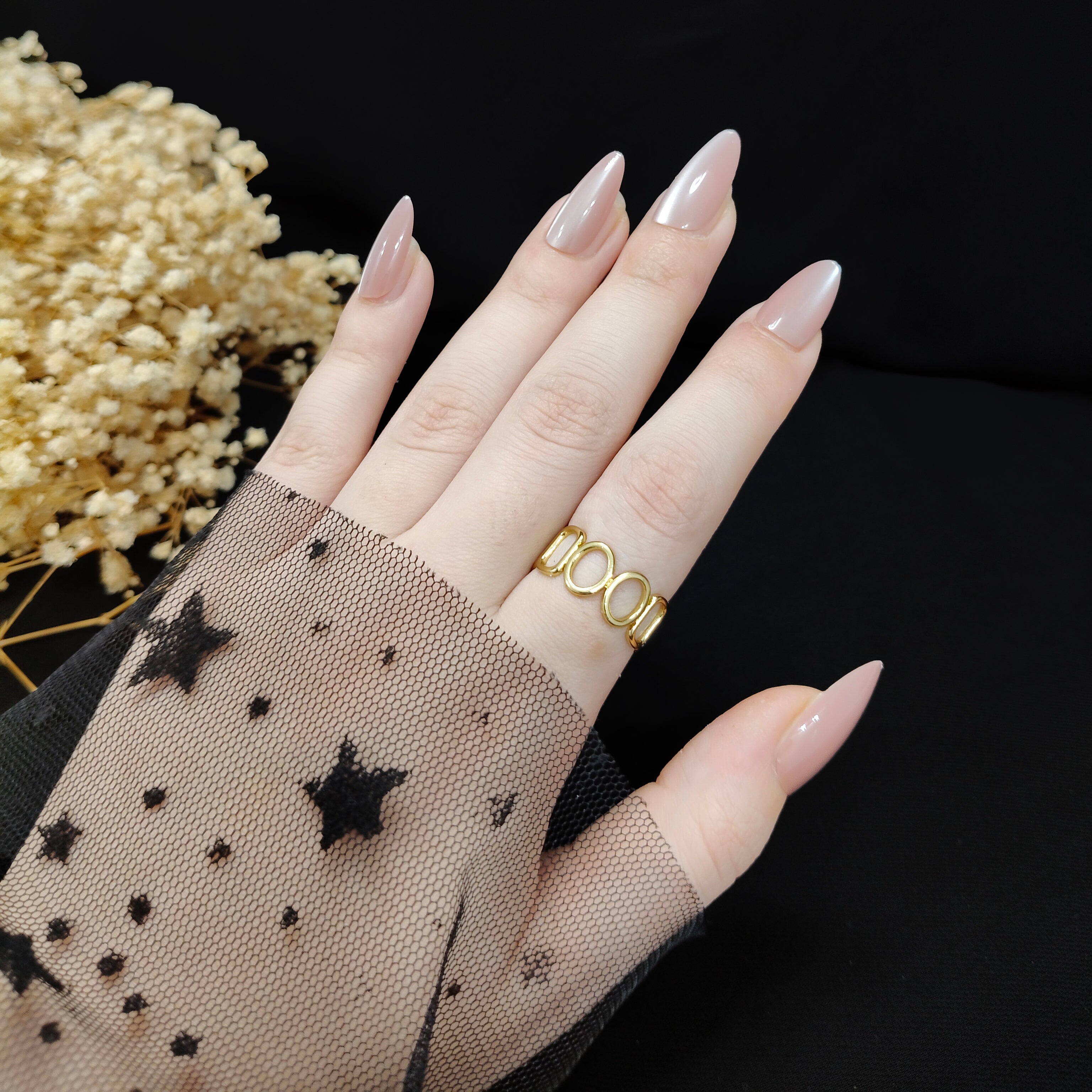 JEWELIXIRS Circle Link Ring