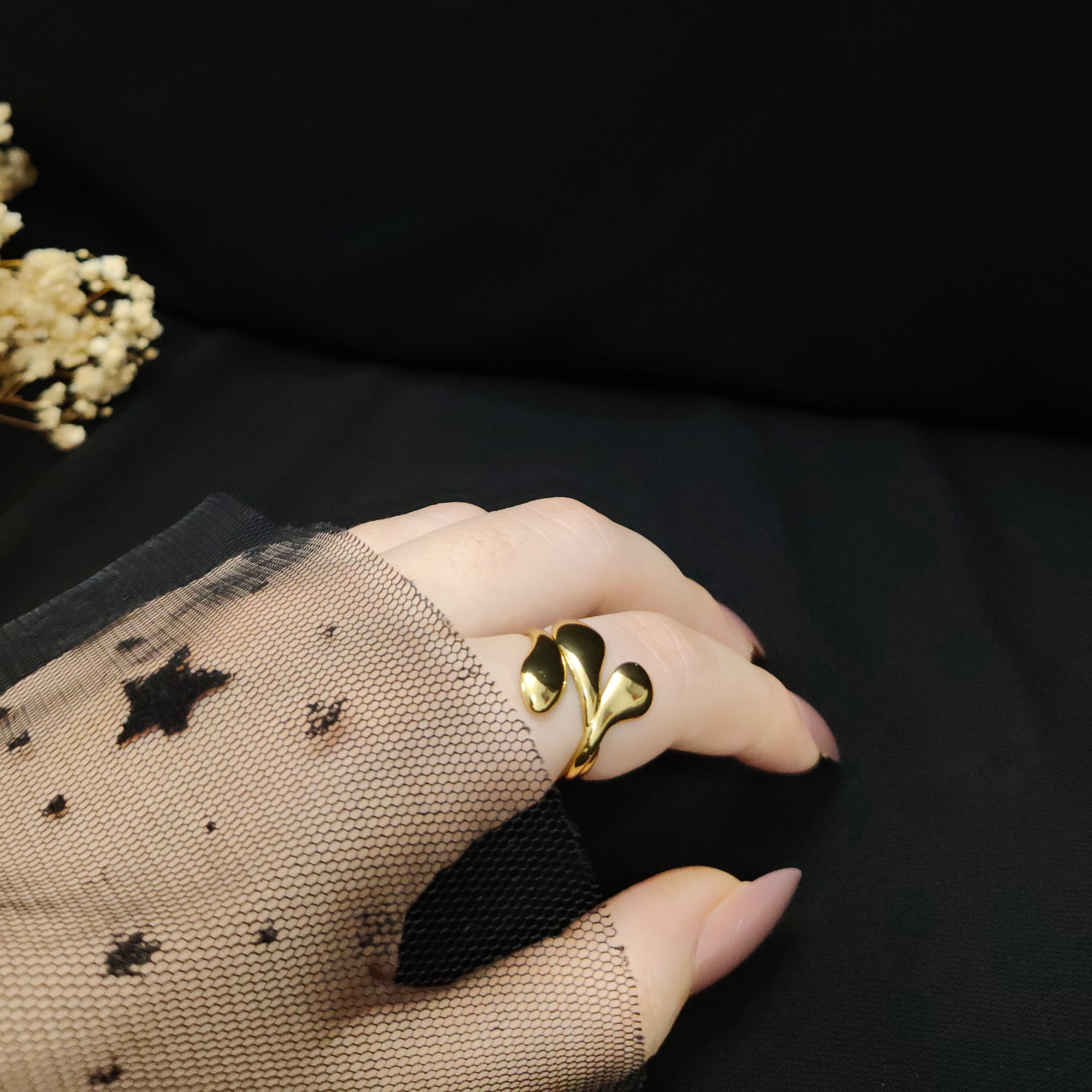 JEWELIXIRS Liquid Drop Ring