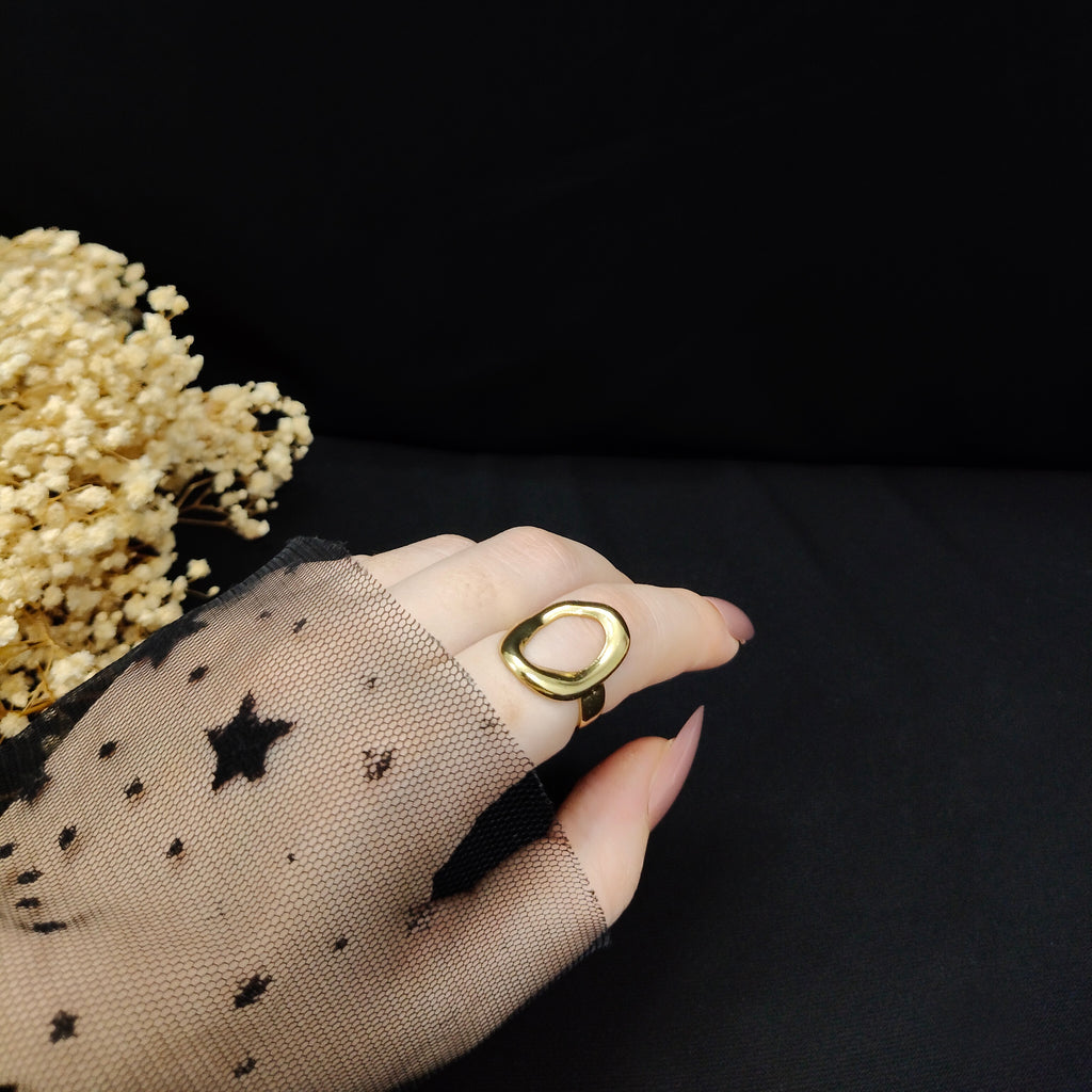 JEWELIXIRS Organic Oval Loop Ring