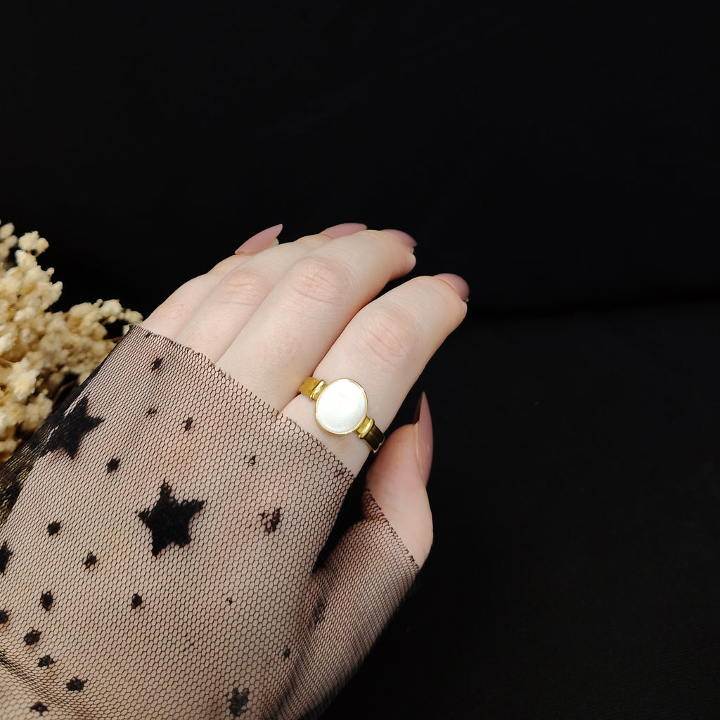 JEWELIXIRS Round Cabochon Ring